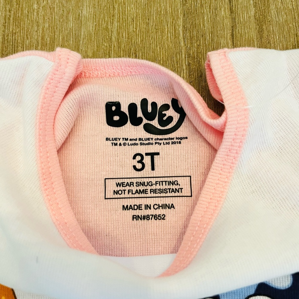 NWT! Bluey 4 pc Happiest Day Ever/ice cream pajamas/pink-yellow-girl’s size 3T - Picture 4 of 7